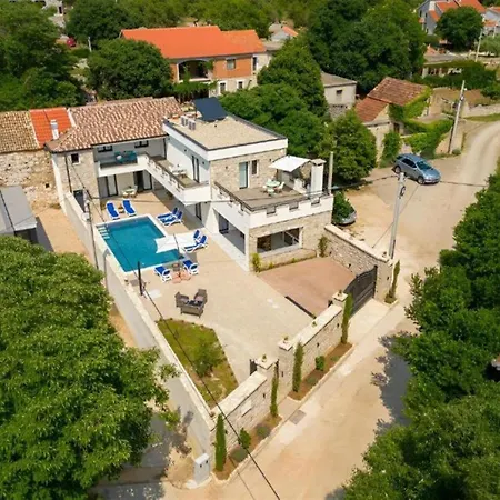 My Dalmatia - Sokol With Private Pool 펜션 Donje Rastane